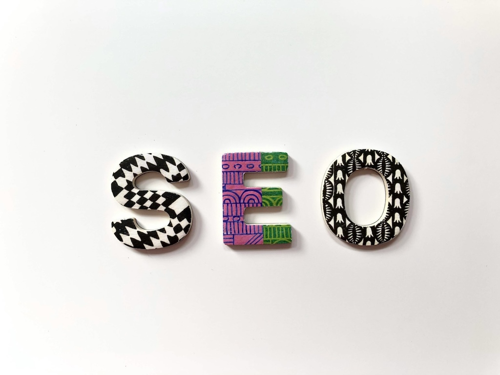Google Ads czy pozycjonowanie (SEO) – co naprawdę bardziej się opłaca?